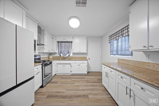 224 Price Street, Bakersfield, CA 93307