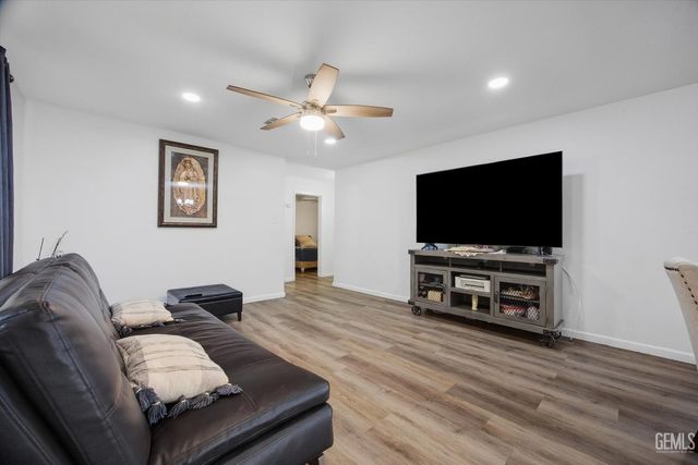 224 Price Street, Bakersfield, CA 93307