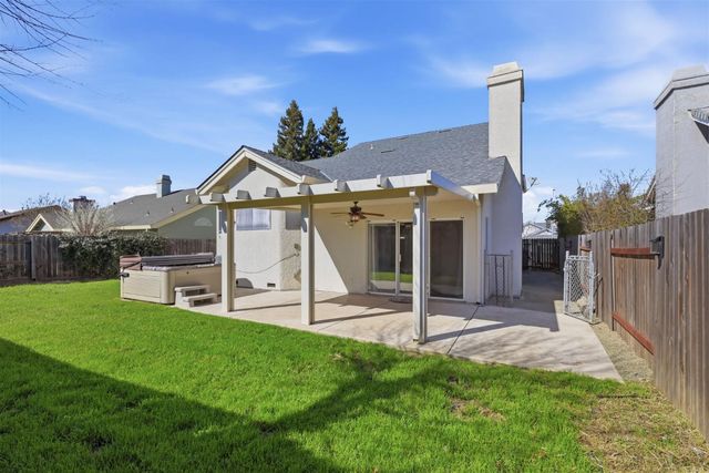 9004 Crofton Ct, Sacramento, CA 95829