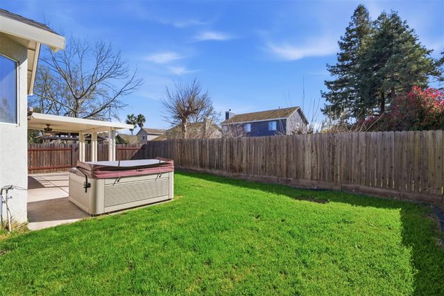 9004 Crofton Ct, Sacramento, CA 95829