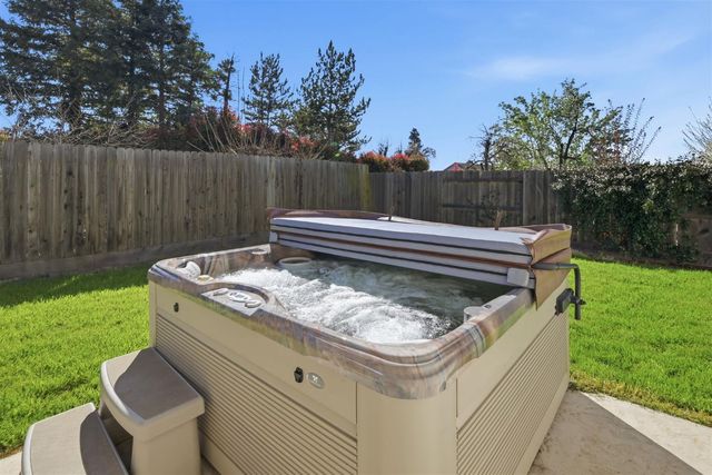 9004 Crofton Ct, Sacramento, CA 95829