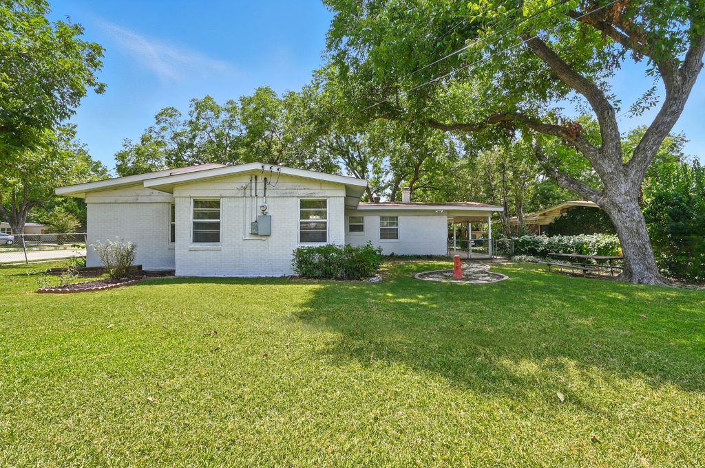 607 Carswell Terrace, Arlington, TX 76010