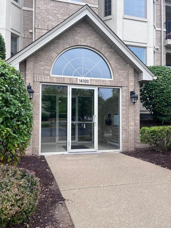 14100 Sheffield Drive 203, Homer Glen, IL 60491