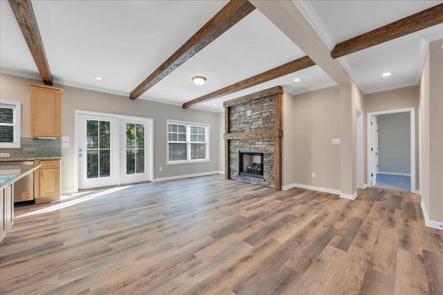 310 Windsor Castle DR, Moneta, VA 24121