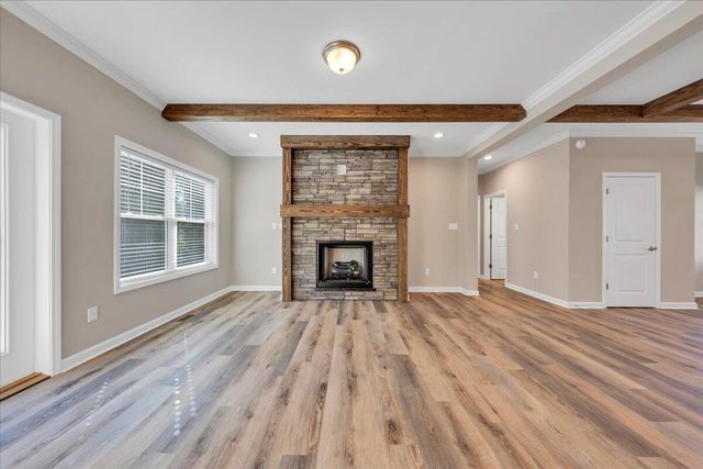 310 Windsor Castle DR, Moneta, VA 24121