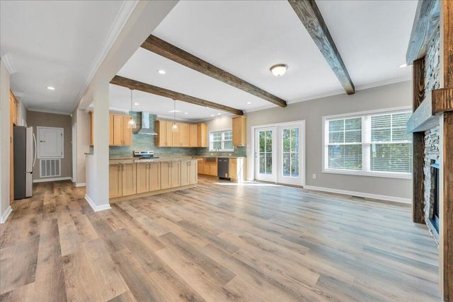 310 Windsor Castle DR, Moneta, VA 24121