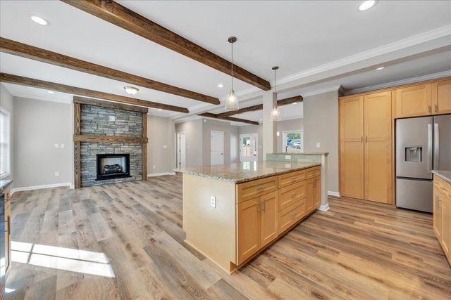 310 Windsor Castle DR, Moneta, VA 24121