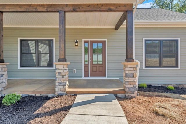 310 Windsor Castle DR, Moneta, VA 24121