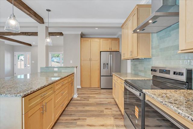 310 Windsor Castle DR, Moneta, VA 24121