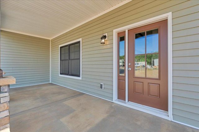 310 Windsor Castle DR, Moneta, VA 24121