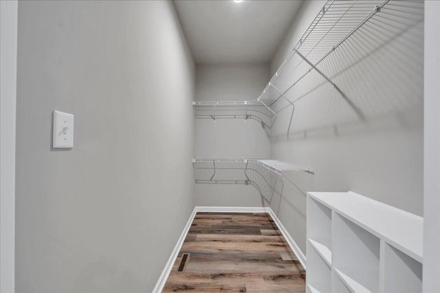 310 Windsor Castle DR, Moneta, VA 24121