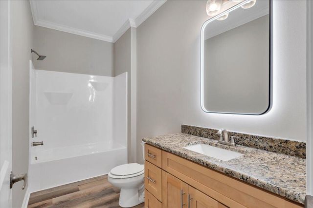 310 Windsor Castle DR, Moneta, VA 24121