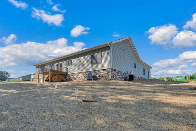 310 Windsor Castle DR, Moneta, VA 24121