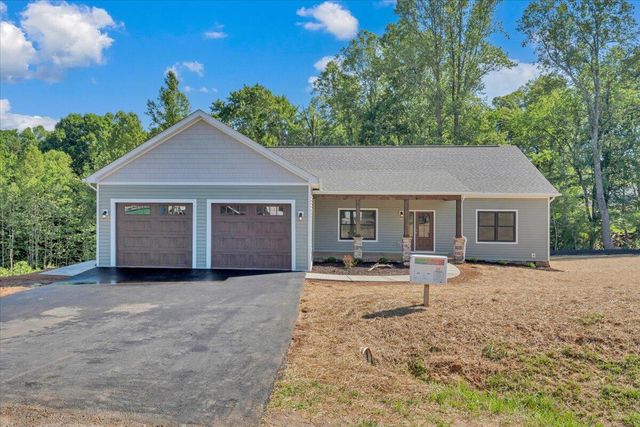 310 Windsor Castle DR, Moneta, VA 24121