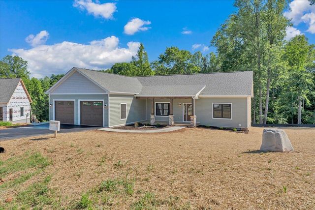 310 Windsor Castle DR, Moneta, VA 24121