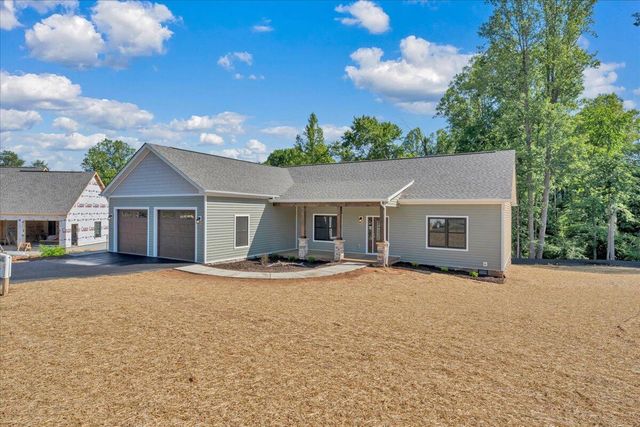 310 Windsor Castle DR, Moneta, VA 24121