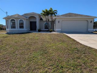 1034 SE 5th PL, Cape Coral, FL 33990