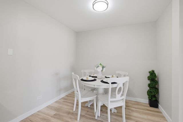 1777 W Crystal Lane 602, Mount Prospect, IL 60056