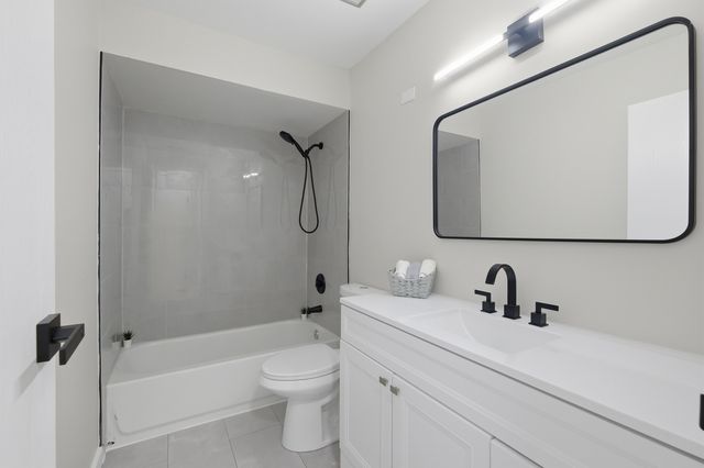 1777 W Crystal Lane 602, Mount Prospect, IL 60056