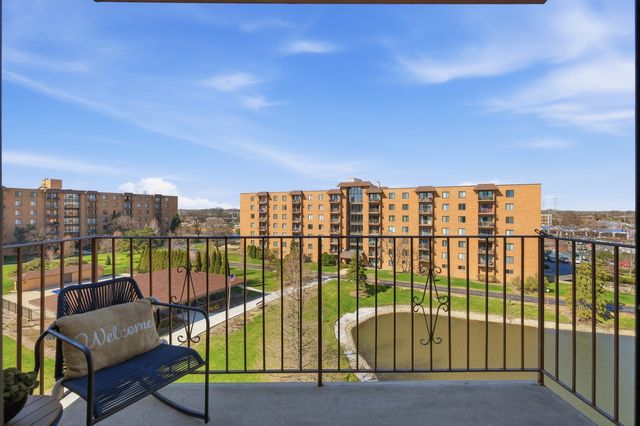 1777 W Crystal Lane 602, Mount Prospect, IL 60056