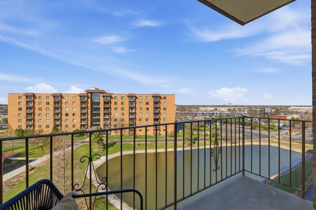 1777 W Crystal Lane 602, Mount Prospect, IL 60056