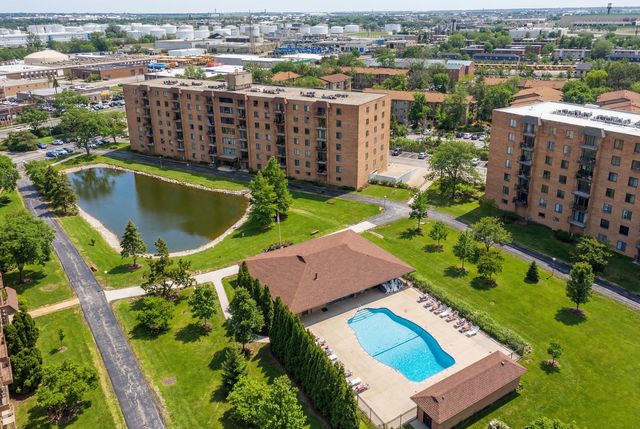 1777 W Crystal Lane 602, Mount Prospect, IL 60056