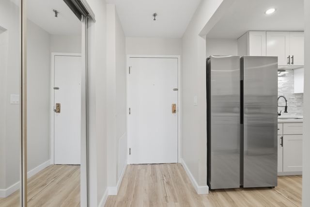 1777 W Crystal Lane 602, Mount Prospect, IL 60056