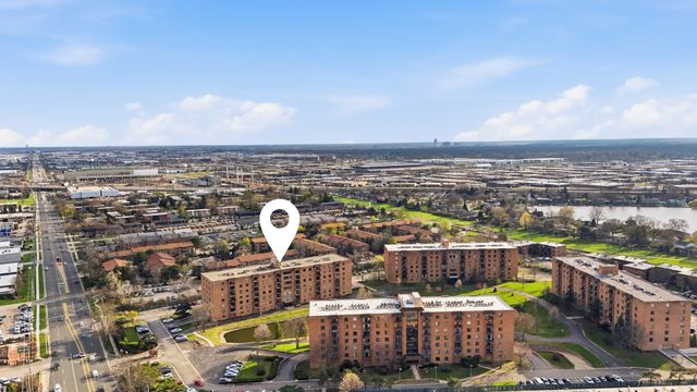 1777 W Crystal Lane 602, Mount Prospect, IL 60056