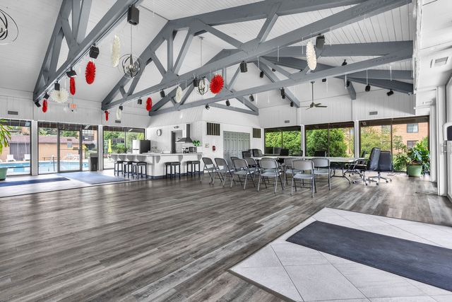 1777 W Crystal Lane 602, Mount Prospect, IL 60056