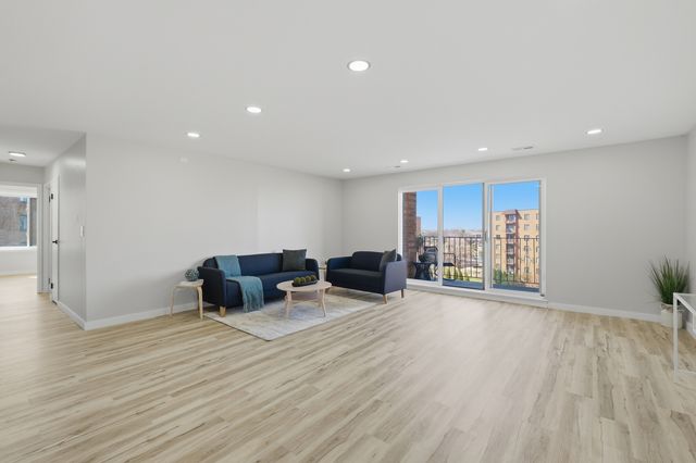 1777 W Crystal Lane 602, Mount Prospect, IL 60056