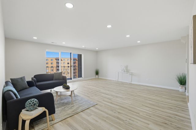 1777 W Crystal Lane 602, Mount Prospect, IL 60056