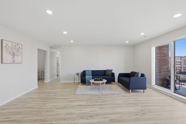 1777 W Crystal Lane 602, Mount Prospect, IL 60056