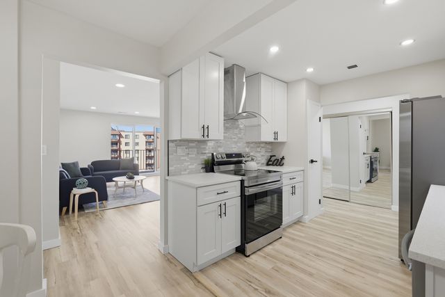 1777 W Crystal Lane 602, Mount Prospect, IL 60056