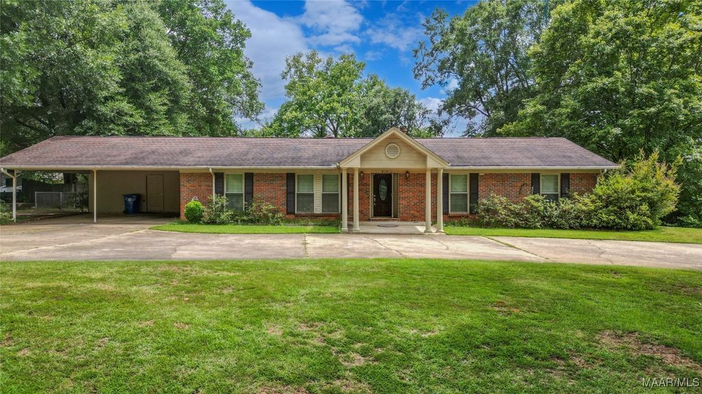 813 Carter Road, Prattville, AL 36067