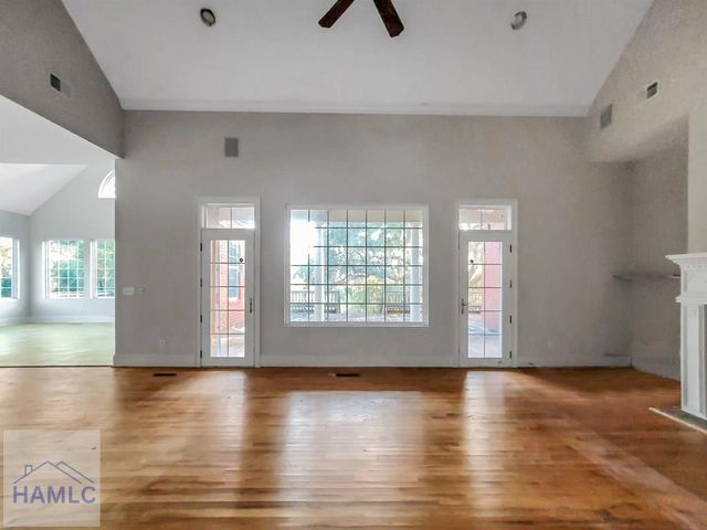 221 Lyman Hall, Savannah, GA 31410