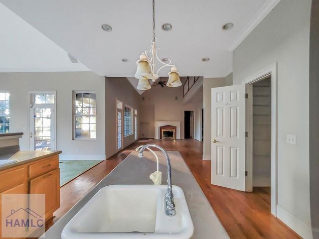 221 Lyman Hall, Savannah, GA 31410