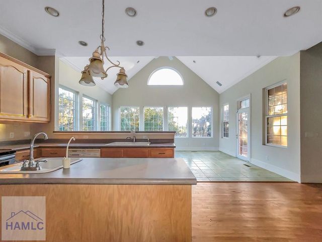 221 Lyman Hall, Savannah, GA 31410