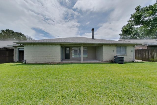 14831 Waterside Drive, Houston, TX 77015