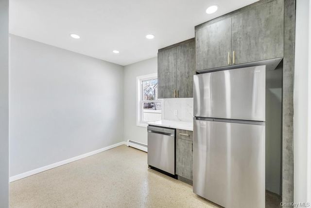108 Lido Parkway, Lindenhurst, NY 11757