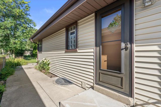 2329 N 115th STREET, Wauwatosa, WI 53226
