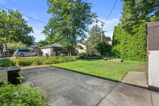 2329 N 115th STREET, Wauwatosa, WI 53226