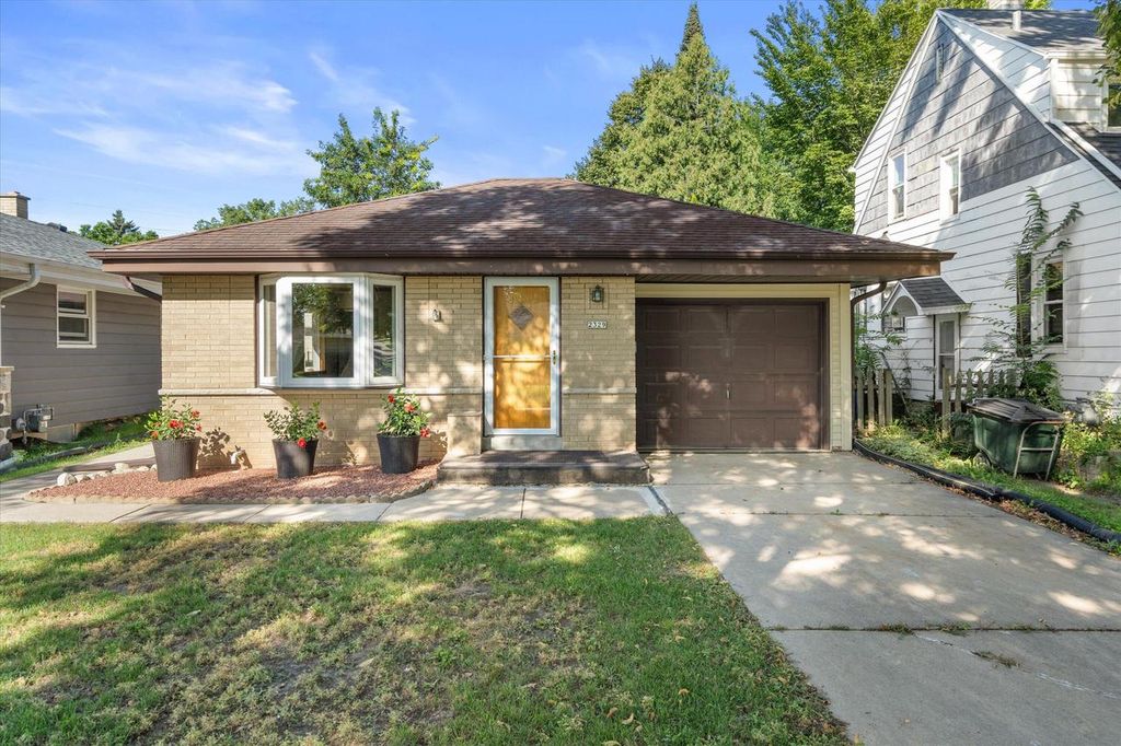 2329 N 115th STREET, Wauwatosa, WI 53226