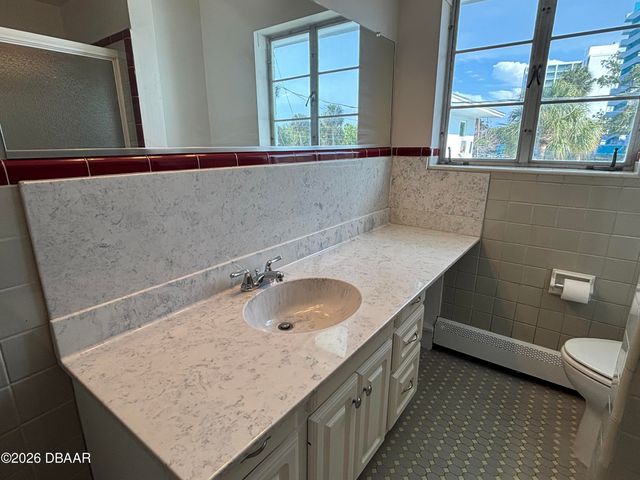 500 S Beach St Apt B3, Daytona Beach, FL 32114