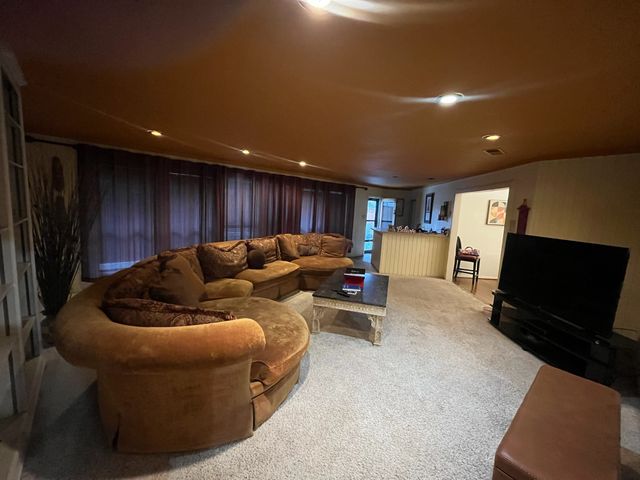 13001 Harkness, Dallas, TX 75243