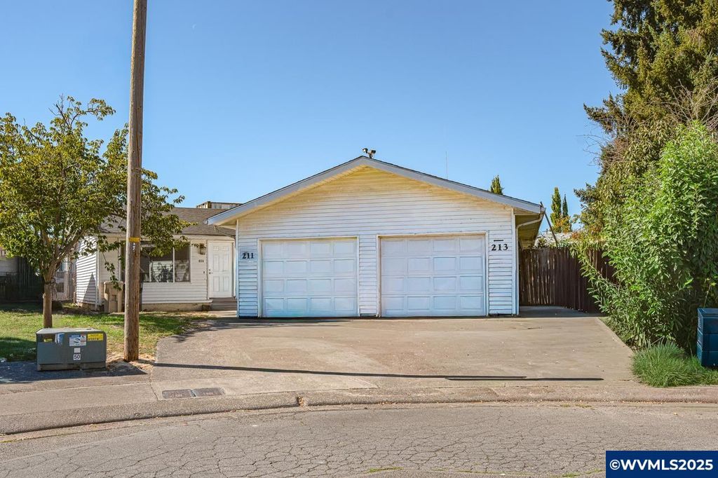 211 30th (& 213) Pl, Albany, OR 97322