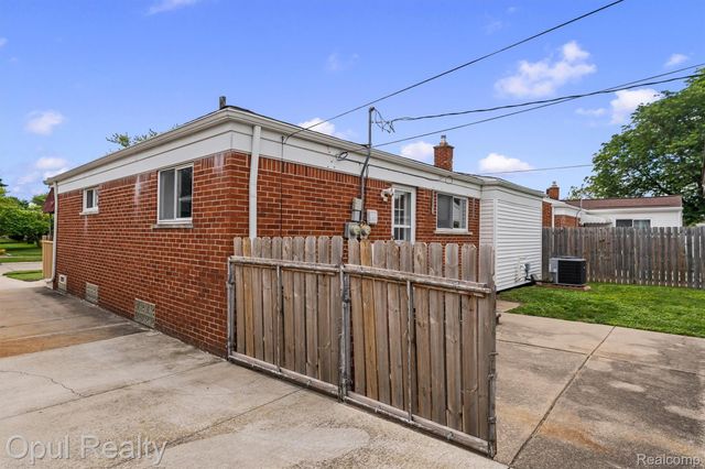 7799 Gary Avenue, Westland, MI 48185