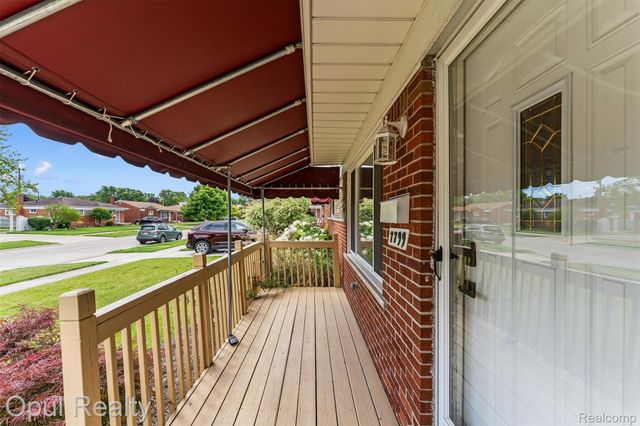 7799 Gary Avenue, Westland, MI 48185