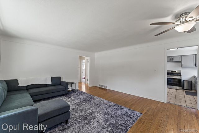 7799 Gary Avenue, Westland, MI 48185