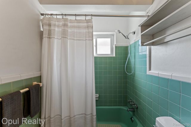 7799 Gary Avenue, Westland, MI 48185