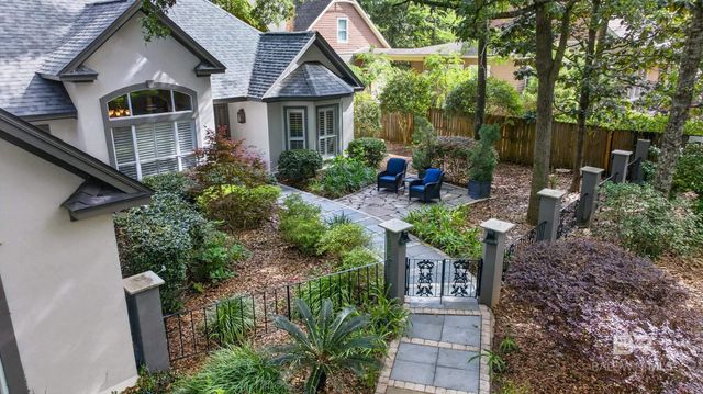 4 Greenbrier Lane, Fairhope, AL 36532